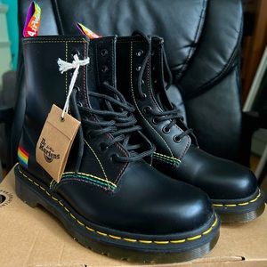 *NEW* DR. MARTENS 1460 PRIDE SMOOTH LEATHER